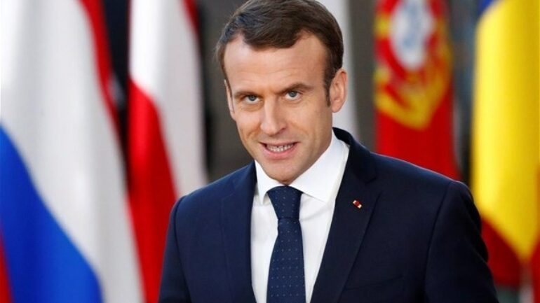 Ο Μακρόν δεν αποκλείει δημοψήφισμα