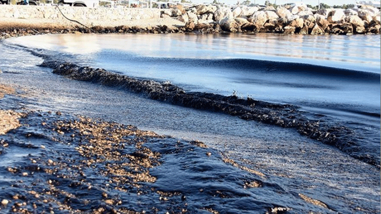 Θαλάσσια ρύπανση διαπιστώθηκε στο αλιευτικό καταφύγιο Νέων Μουδανίων
