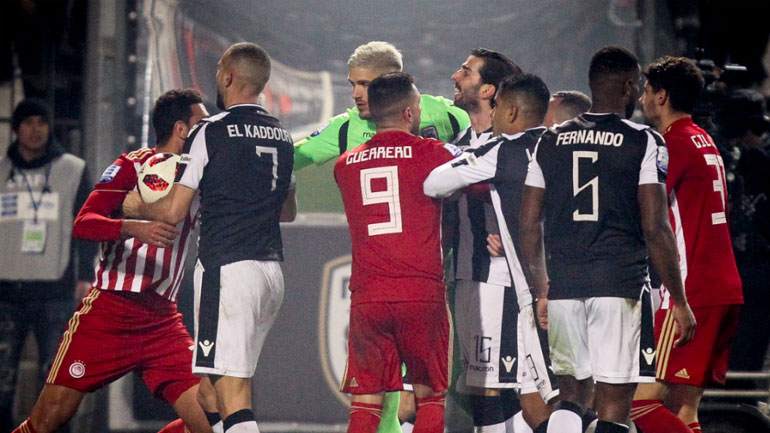 Στο φινάλε του αγώνα δημιουργήθηκε ένταση στον αγωνιστικό χώρο ωστόσο αποφεύχθηκαν τα χειρότερα