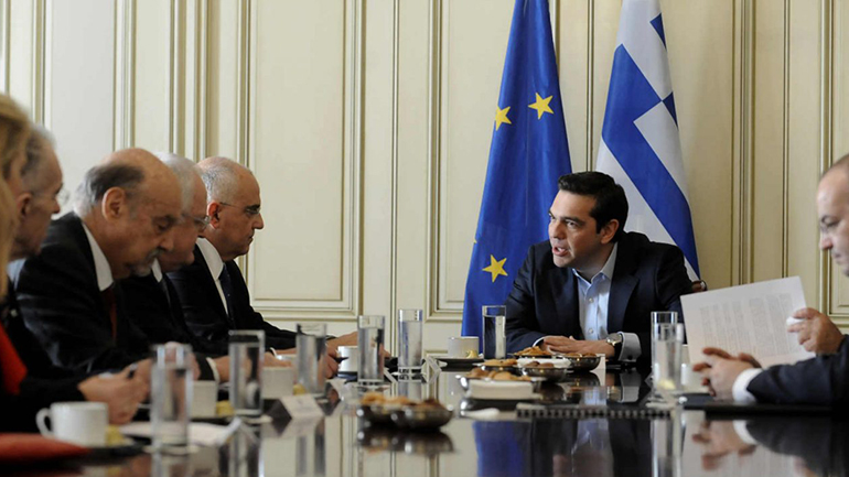 Στην παράταση η κόντρα Μαξίμου-Τραπεζιτών