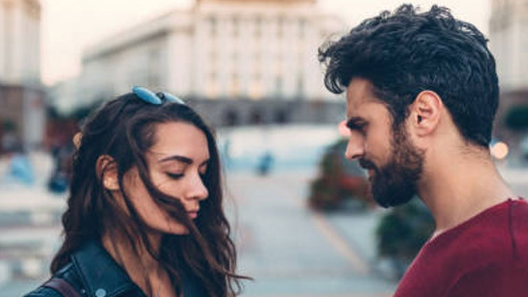 Πώς να ξεπεράσετε έναν χωρισμό σύμφωνα με τους επιστήμονες