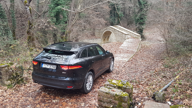 Αναζητώντας νέους δρόμους...