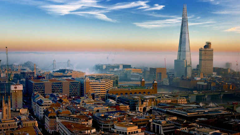 Eπιβραδύνθηκε η βρετανική οικονομία