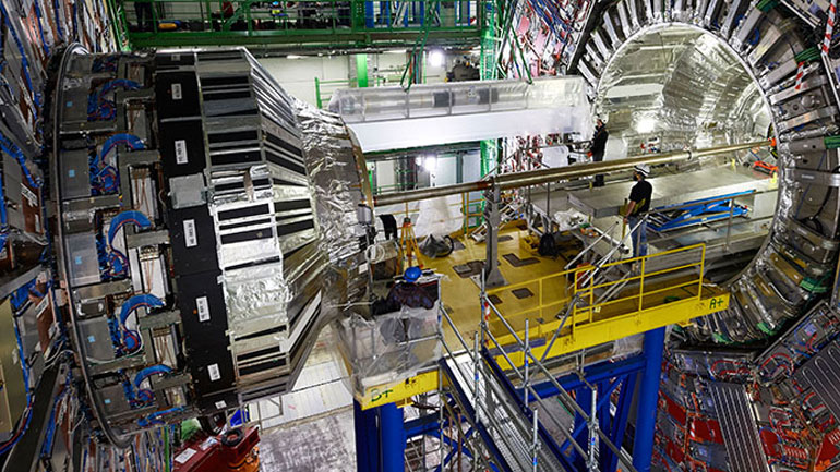 Ενισχύεται η συνεργασία της Ελλάδας με τον CERN