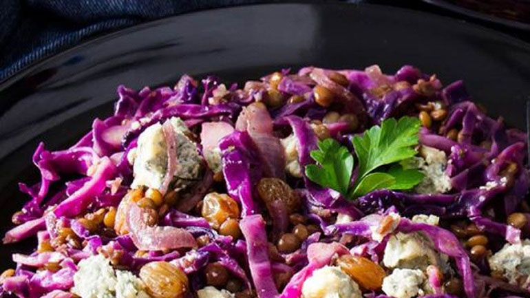 Σαλάτα με κόκκινο λάχανο και καρότο