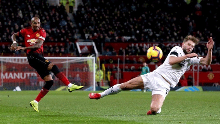 Παραμένει στη Γιουνάιτεντ ο Άσλεϊ Γιανγκ