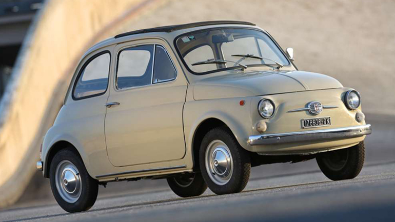 «Κλέβει» τις εντυπώσεις στο Μουσείο Μοντέρνας Τέχνης της Νέας Υόρκης το συλλεκτικό Fiat 500 Serie F του 1968