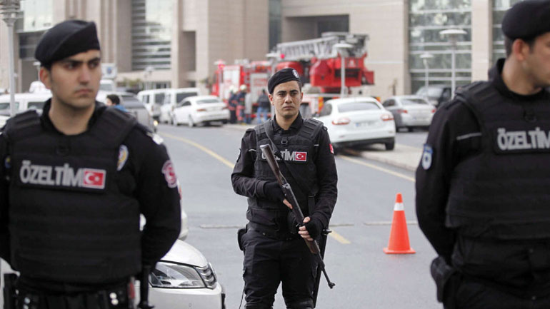 Σε εξέλιξη αστυνομική επιχείρηση στην Τουρκία για τη σύλληψη 1.112 ατόμων