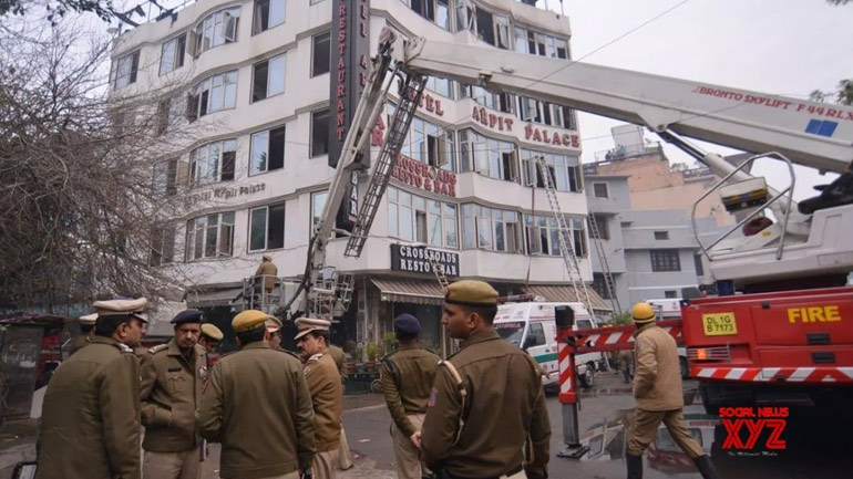 Ινδία: Τουλάχιστον εννέα νεκροί από πυρκαγιά σε ξενοδοχείο στο Νέο Δελχί