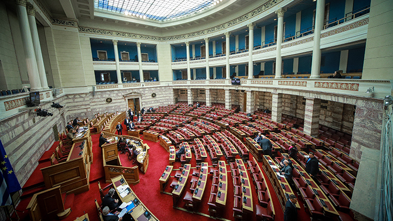 Συνταγματική αναθεώρηση και crash test για την κυβέρνηση