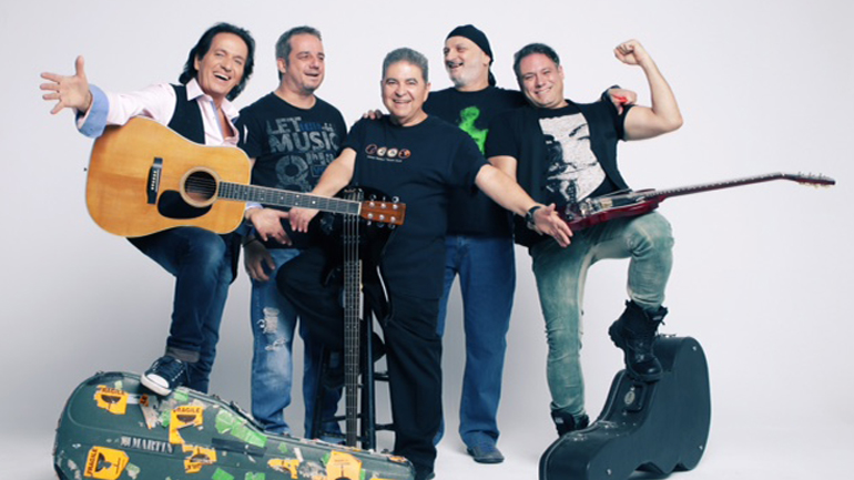 Ο Πασχάλης στη μουσική σκηνή Σφίγγα