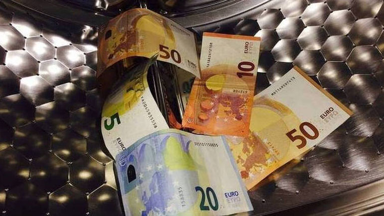 Στη «μαύρη λίστα» της Ε.Ε. Σαουδική Αραβία και Παναμάς για υποθέσεις ξεπλύματος μαύρου χρήματος Στη «μαύρη λίστα» της Ε.Ε. Σαουδική Αραβία και Παναμάς για υποθέσεις ξεπλύματος μαύρου χρήματος