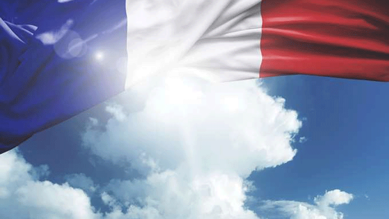 Η Γαλλία θα επενδύσει 700 εκατ. ευρώ για την ενίσχυση της βιομηχανίας μπαταριών για ηλεκτρικά αυτοκίνητα