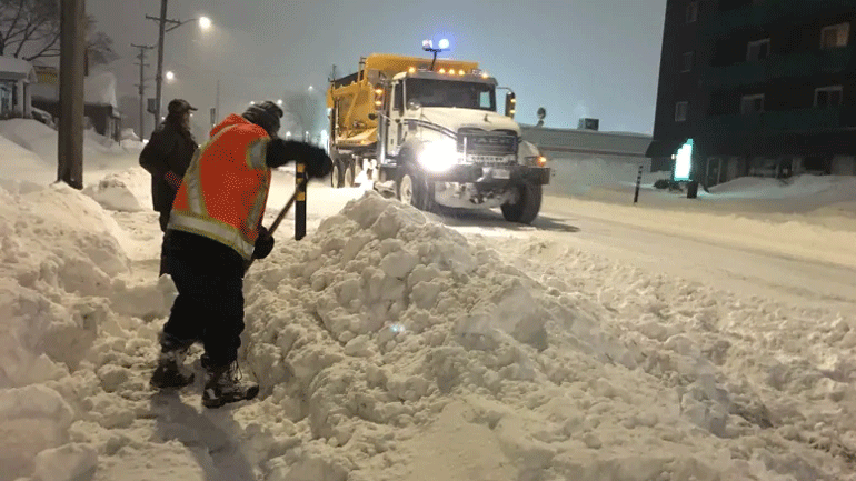 Καναδάς: Σφοδρή χιονοθύελλα «παρέλυσε» το ανατολικό τμήμα της χώρας