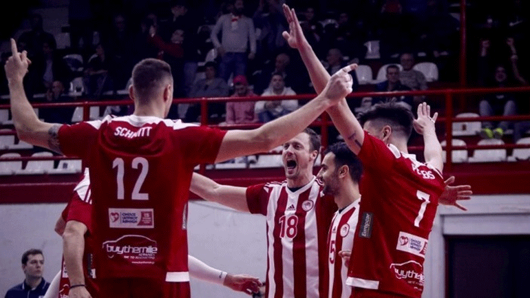 Βόλεϊ: Ανατροπή και πρόκριση στο χρυσό σετ για τον Ολυμπιακό