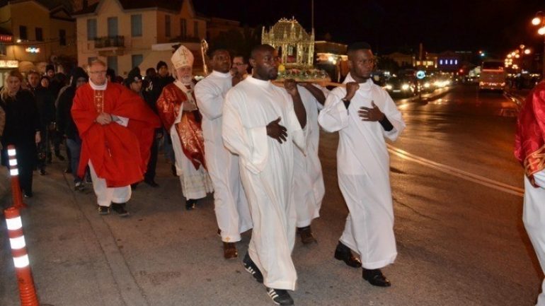 Λιτανεία των λειψάνων του Αγίου Βαλεντίνου στη Μυτιλήνη