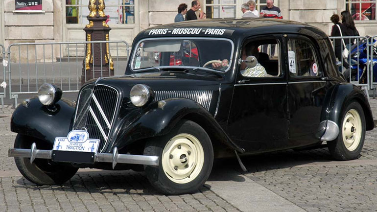 Ούτε στις άλλες ευρωπαικές χώρες είναι εύκολο να κυκλοφορήσει κανείς ένα αυτοκίνητο-αντίκα