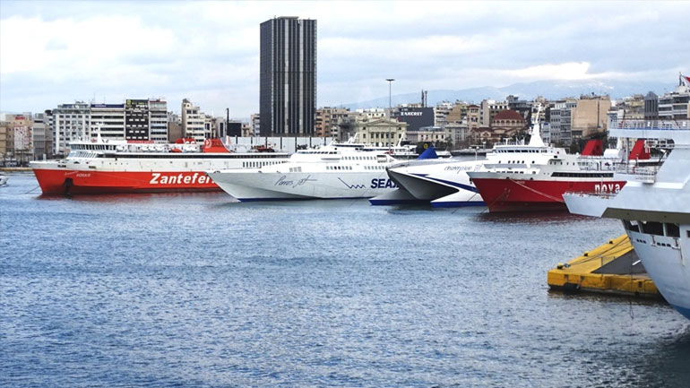 Κανονικά τα δρομολόγια των πλοίων από Πειραιά και Ραφήνα