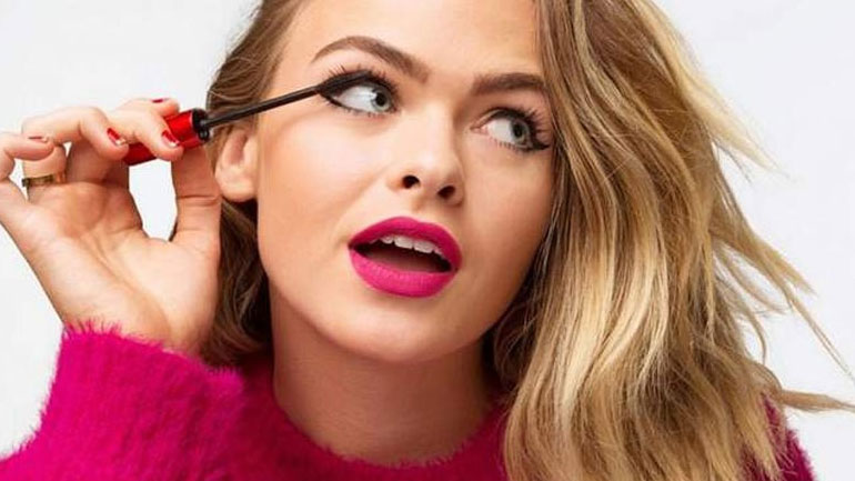 Πώς να εφαρμόσεις σωστά τη μάσκαρα