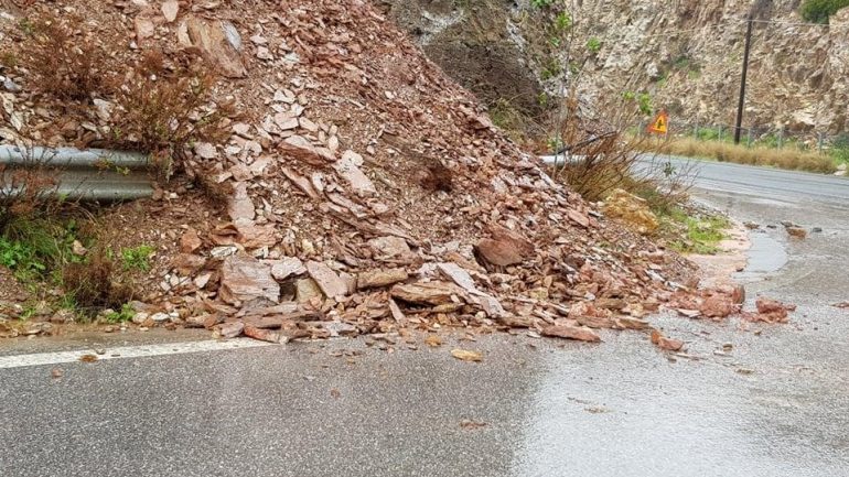 Κρήτη: Κατολισθήσεις στην Εθνική Οδό