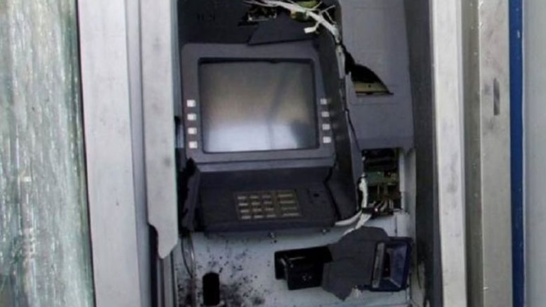 Άγνωστοι ανατίναξαν τα ξημερώματα ATM στη Βάρη