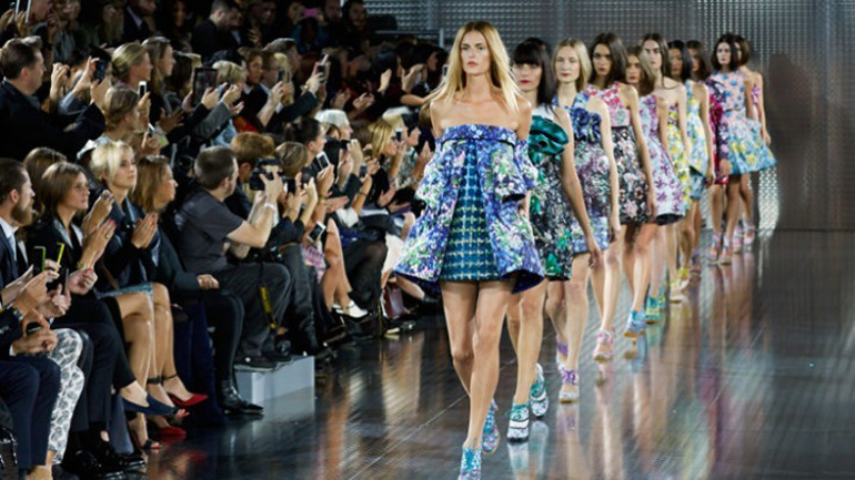 Εβδομάδα Μόδας στο Λονδίνο, με Burberry και 80 ντεφιλέ