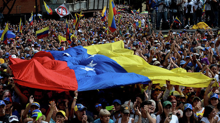 Βενεζουέλα: Η ανθρωπιστική βοήθεια ως ο εμφανιζόμενος παράγοντας στην μάχη για την εξουσία