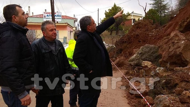 Η στιγμή της κατολίσθησης στην Κάτω Στενή Ευβοίας