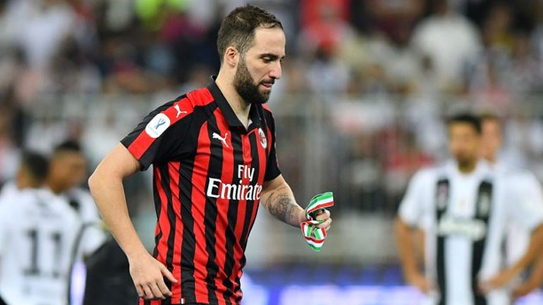 Ο Ιγκουαΐν  θέλει να ανοίξει λογαριασμό και στο κύπελλο