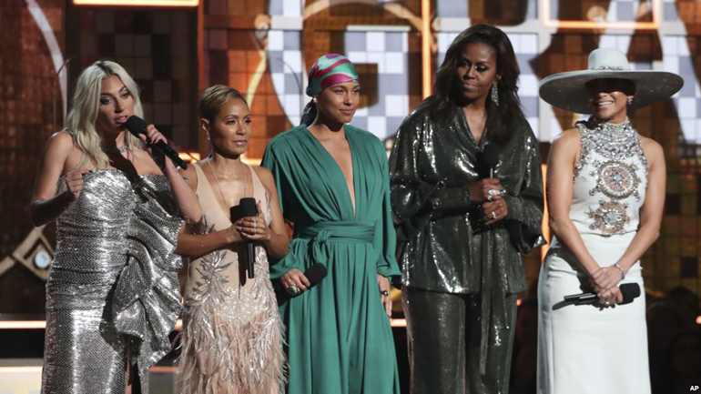 Η μητέρα της Μισέλ Ομπάμα θεωρεί ότι η κόρη της δεν είναι «πραγματική» διασημότητα