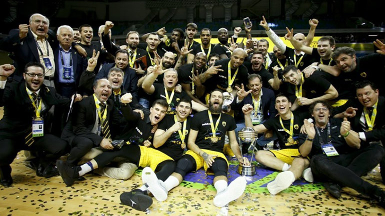 «Η ένδοξη ΑΕΚ έφτασε στην κορυφή του κόσμου»