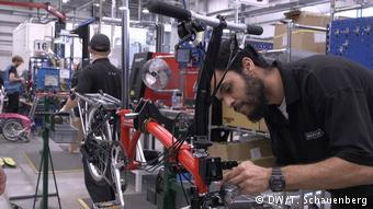 H Brompton εξάγει μεν το 71% των προϊόντων της αλλά εισάγει το μεγαλύτερο μέρος των 1.000 περίπου εξαρτημάτων που χρειάζεται για τα ποδήλατα