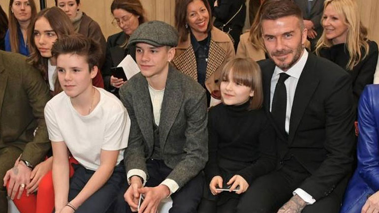 Σύσσωμη η οικογένεια Beckham στην παρουσίαση της νέας συλλογής της Victoria στο Λονδίνο!