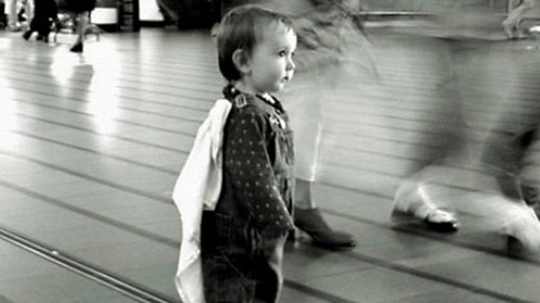 Πώς πρέπει να αντιδράσει ένα παιδί αν χαθεί