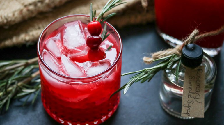 Ο χυμός βακκινίων μπορεί να ανακουφίσει τις αρθρώσεις στις γυναίκες με αρθρίτιδα