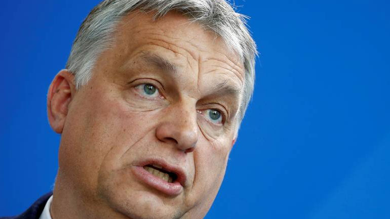 Η Ευρωπαϊκή Επιτροπή επικρίνει μια νέα εκστρατεία του Ορμπάν στα ΜΜΕ