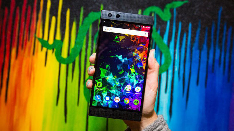 H Razer ακυρώνει το Razer Phone 3 και απολύει προσωπικό