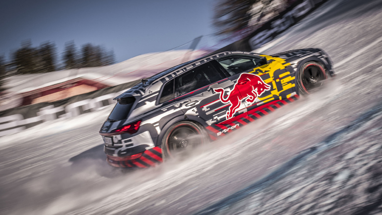 Το Audi E-Tron ανέβηκε πίστα του σκι με κλίση 85%