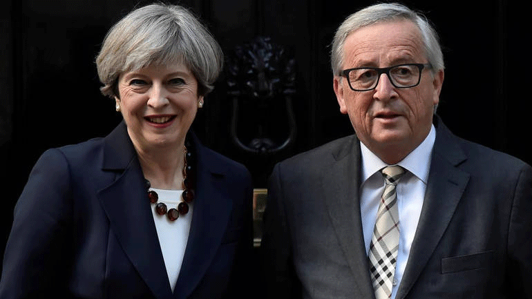 Brexit: Παραμένει το αδιέξοδο μετά τη συνάντηση Γιούνκερ – Μέι