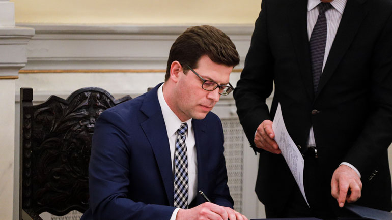 Τόλκας: «Προτεραιότητα μία προοδευτική συμμαχία ενάντια σε αυταρχικά καθεστώτα»