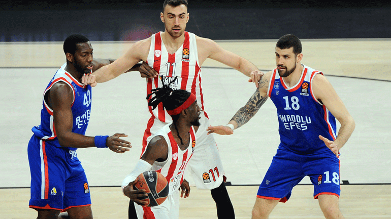 «Έπεσε» στην Πόλη ο Ολυμπιακός, 75-65 η Εφές