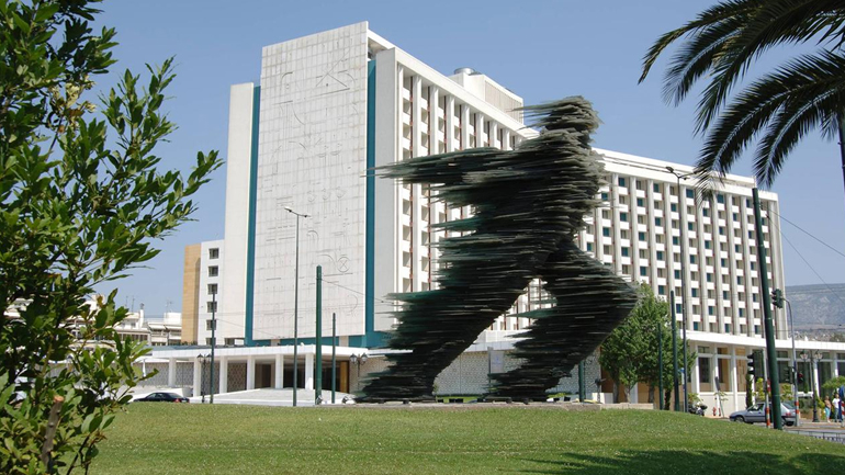 Στο Costa Navarino και στους Σαουδάραβες το Χίλτον