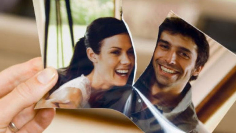 Έρευνα: Πόσο καιρό μας παίρνει να ξεπεράσουμε έναν χωρισμό;