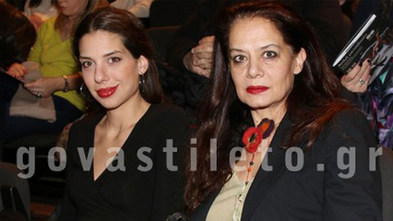 Λίλα Καφαντάρη: Σπάνια εμφάνιση στο θέατρο με την κόρη της!