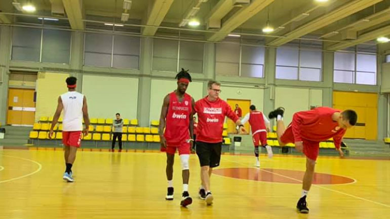 Μπάσκετ: Ατομικό πρόγραμμα για πέντε παίκτες του Ολυμπιακού