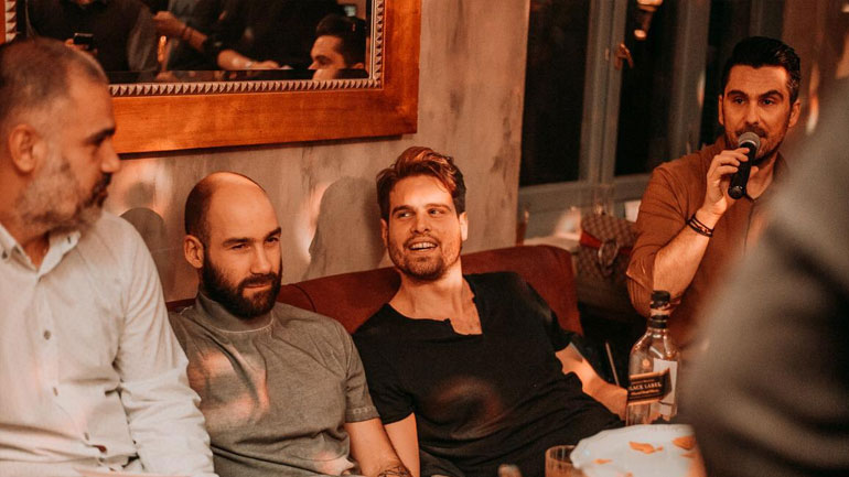 Ο Μπόγρης γιόρτασε τα γενέθλια με συμπαίκτες του υπό τους ήχους του Βασιλάκου