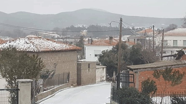 Προβλήματα από την κακοκαιρία στον Έβρο – Στα «λευκά» η Σαμοθράκη