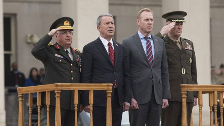 ΗΠΑ: Συρία και S-400 στο επίκεντρο της συνάντησης Σάναχαν-Ακάρ στο Πεντάγωνο