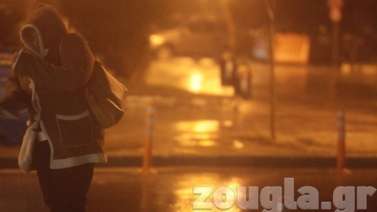 Χιονόπτωση στην Πεντέλη – Διακοπή της κυκλοφορίας των οχημάτων