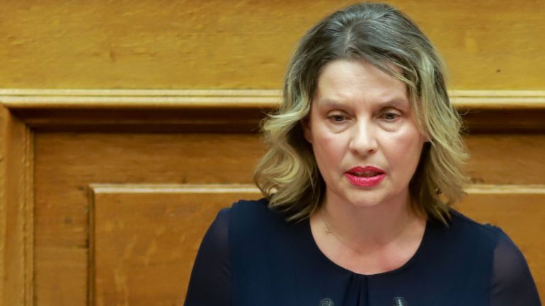 Παπακώστα κατά Γεννηματά: Αρχηγός δεν γεννιέσαι, γίνεσαι